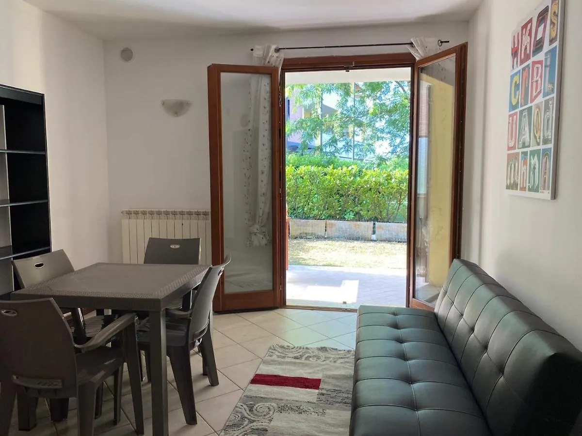 Appartamento Il Faro con giardino in Residence con piscina Desenzano del Garda