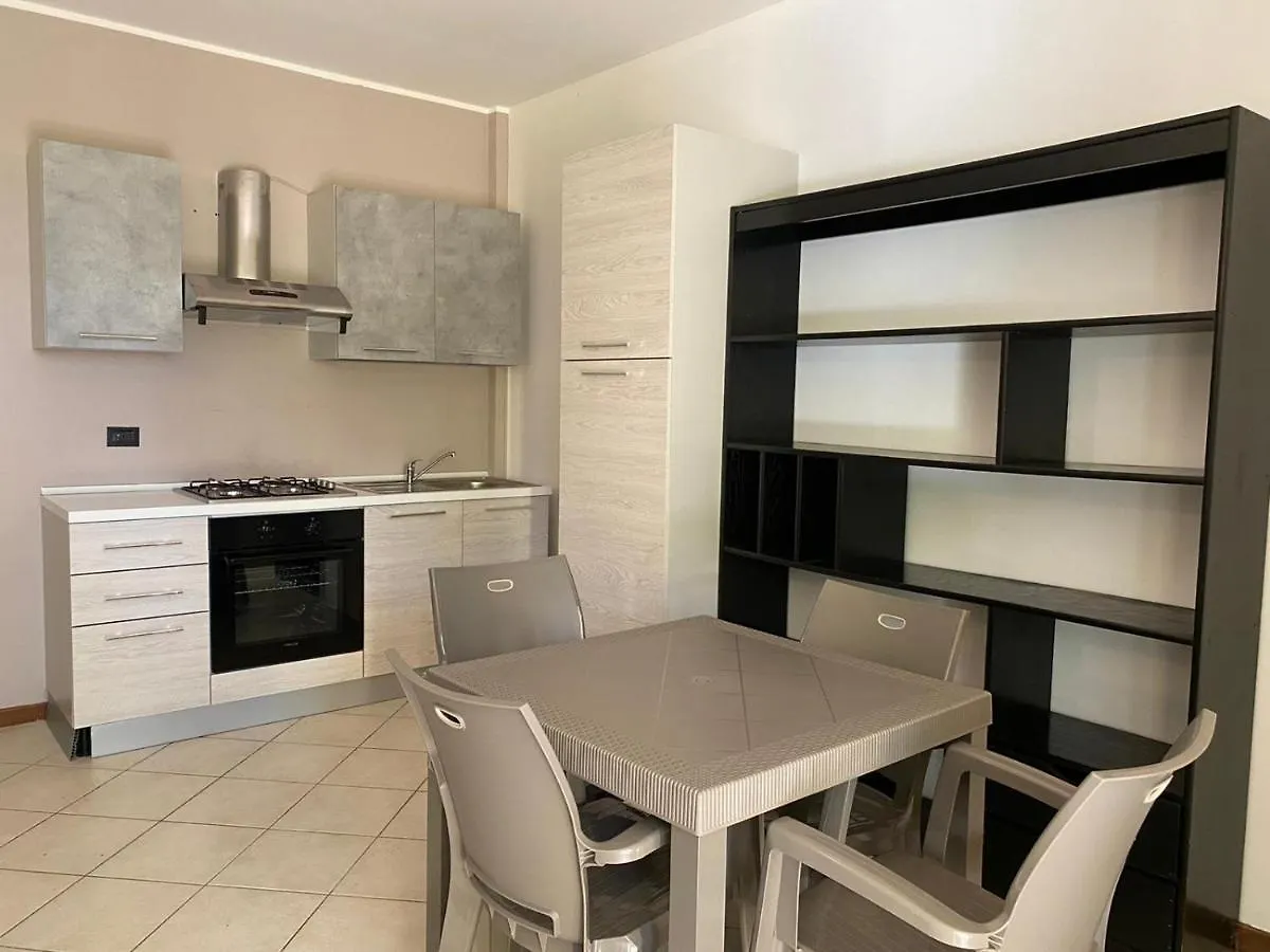 Appartamento Il Faro con giardino in Residence con piscina Desenzano del Garda