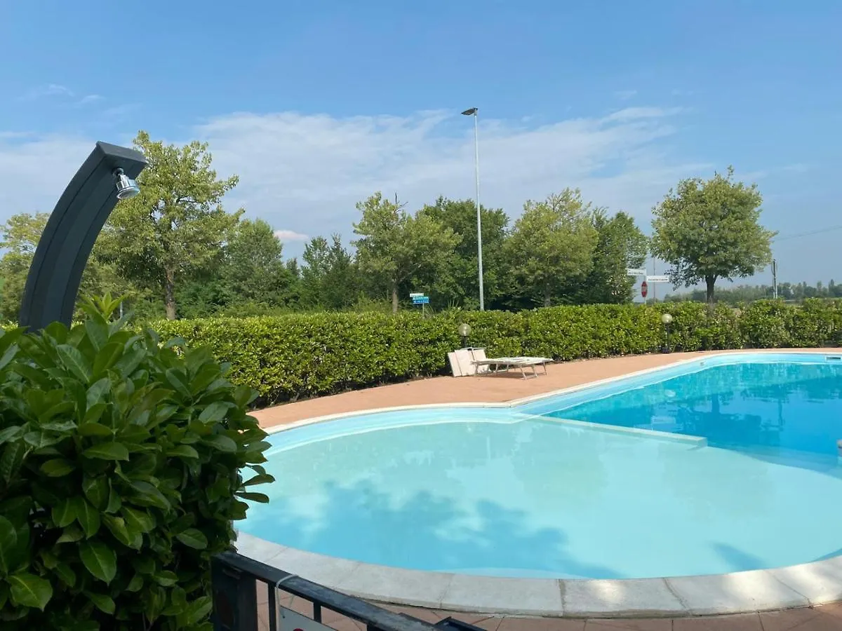 Appartamento Il Faro con giardino in Residence con piscina Desenzano del Garda